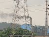 कारखाने से निकलता बिषैला धूआँ से परेशान ग्रामीण 