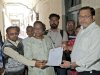 दो माह से भूखे स्वास्थ्य योद्धा 