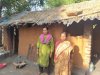 आवास योजना से बंचित दस कठीया कलाकार का परिवार