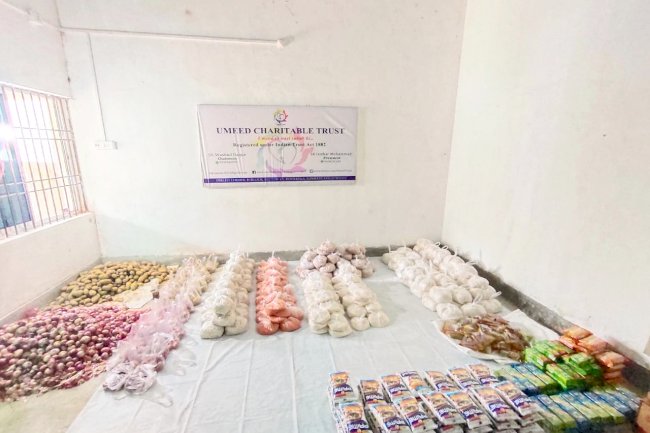 उम्मीद ट्रष्ट की ओर से रासन सामग्री का वितरण