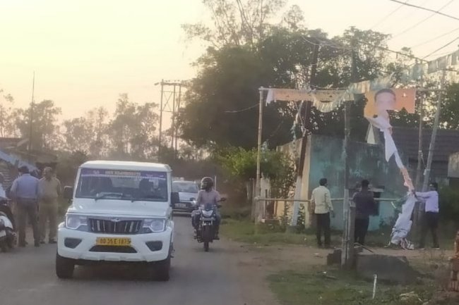 बैनर पोस्टर हटाए जाने से उम्मीदवार निराश 