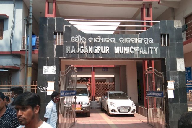 राजगांगपुर में जनता की पसंद बना निर्दलीय उम्मीदवार
