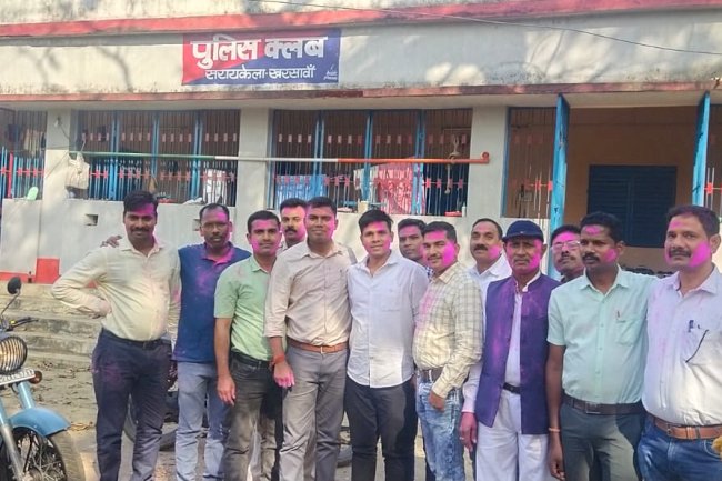 पुलिस कर्मीयो का होली मिलन समारोह संपन्न 