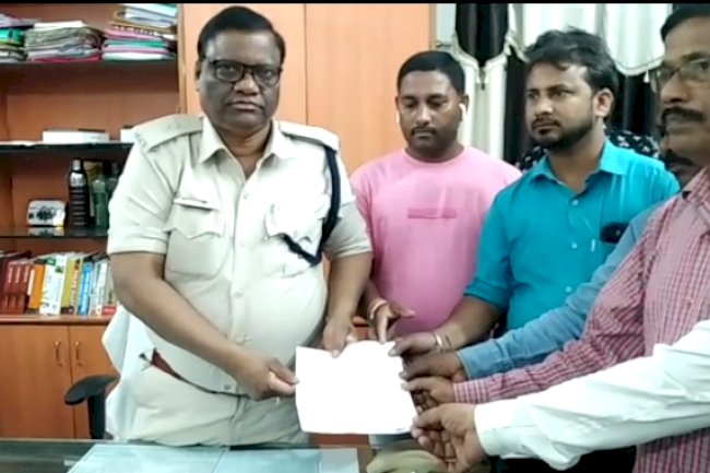 पत्रकार पर पुलिसिया अत्याचार के विरूद्ध एकजुट हुए पत्रकार 