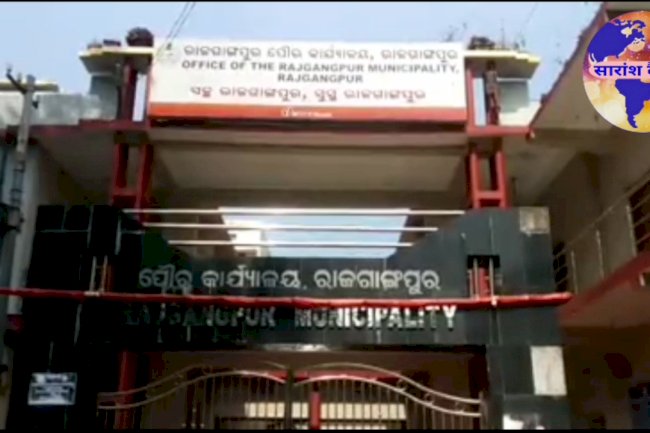नलजल योजना बह रही है सड़को पर 