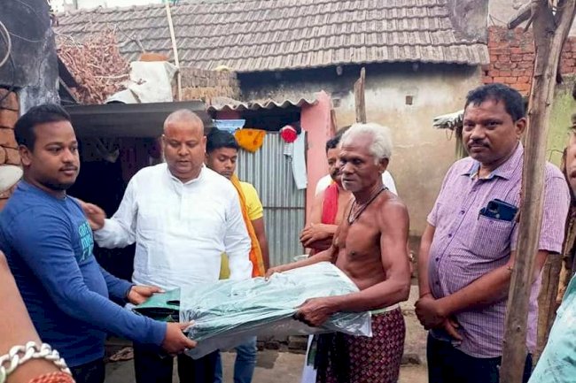 अग्नि पीड़ित परिवार को मिली सहायता 