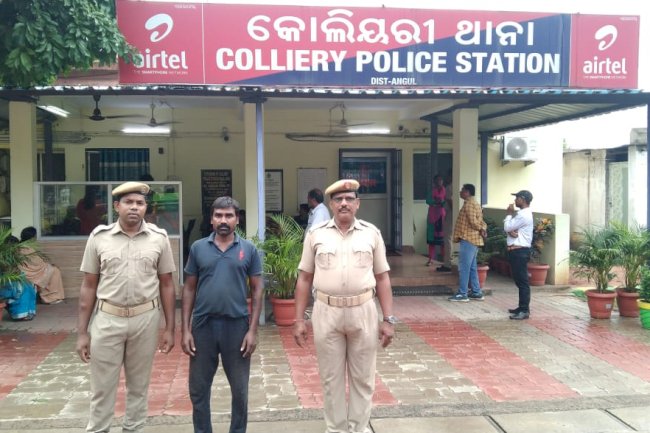 कोयला खान से चोरी का कबाड़ जब्त दो वाहन के साथ तीन गिरफ्तार
