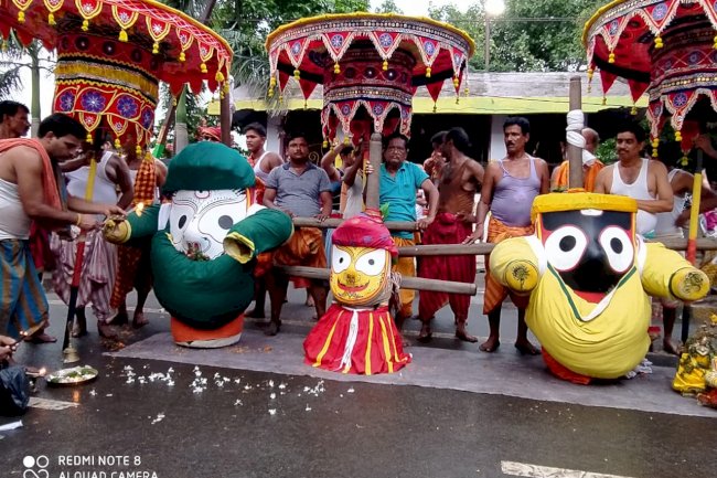 गर्भगृह में बिराजमान हुए भगवान जगन्नाथ 