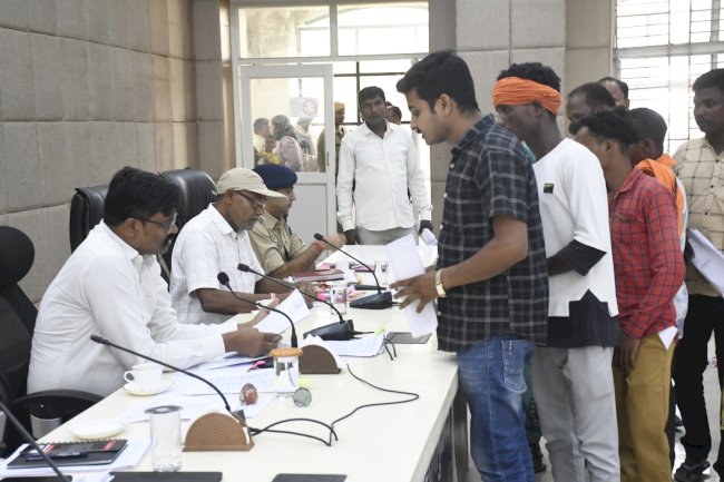 मतदाता की समस्या का निराकरण होगा आनलाइन