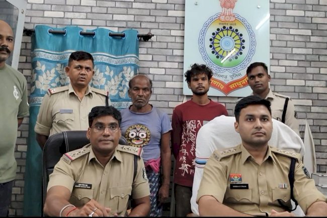 दोहरे हत्याकांड में बेटे समेत दो गिरफ्तार