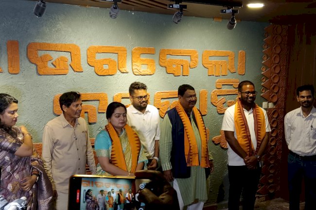 केंद्रीय जनजातीय कार्य मंत्री जोएल ओराम ने राउरकेला जनजातीय संग्रहालय का दौरा किया