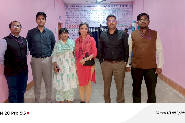 छ: आईएएस प्रशिक्षुओं का हाथीबारी ग्राम पंचायत भ्रमण
