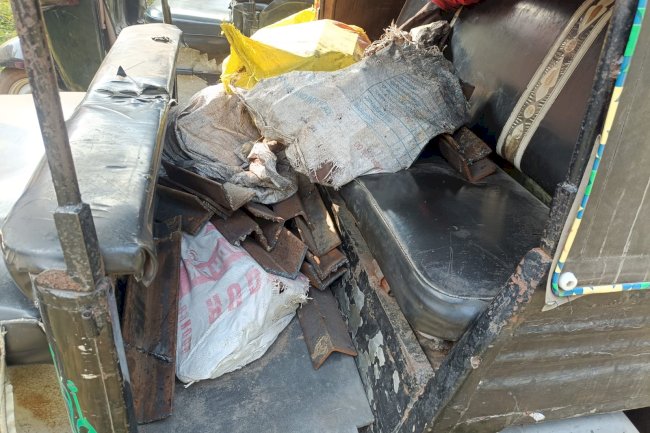 बंडामुंडा़ पुलिस ने की 720 किलो स्क्रैप जब्त