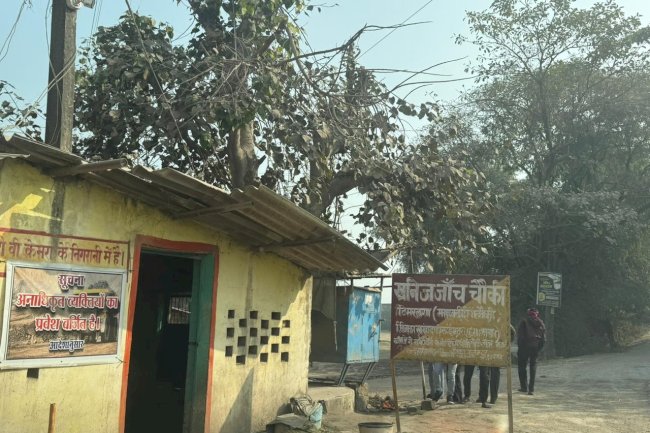 चौकी प्रभारी बनकर वसूली कर रहा है चपरासी
