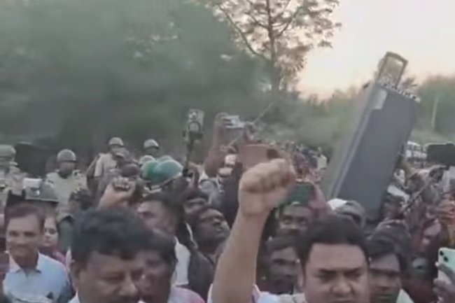 ओसीएल के विरुद्ध आदिवासीयों का विरोध तिव्र हुआ
