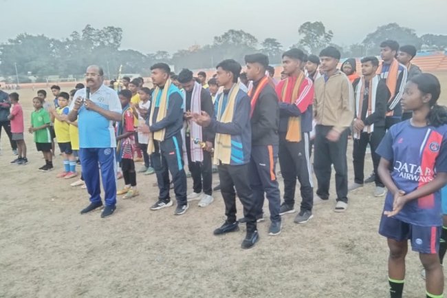 विजयी खिलाड़ियों का अभिनंदन