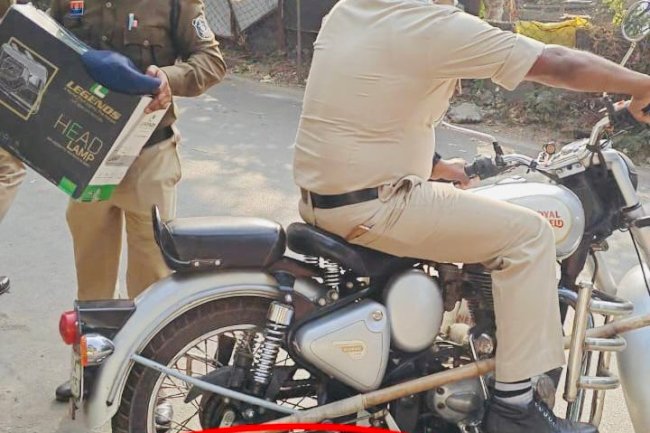 कानून से ऊपर वर्दी