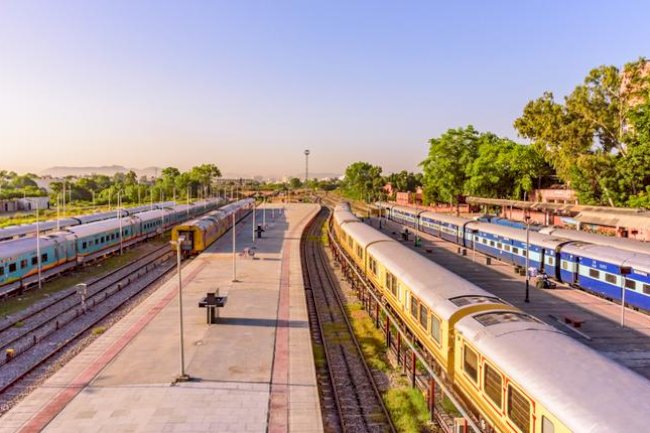 27 से टाटानगर होकर चलेगी आनंद बिहार टर्मिनल- खुर्दारोड होली स्पेशल ट्रेन 