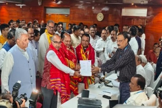 चार सीटों के लिये पांच उम्मीदवारों का नामांकन 