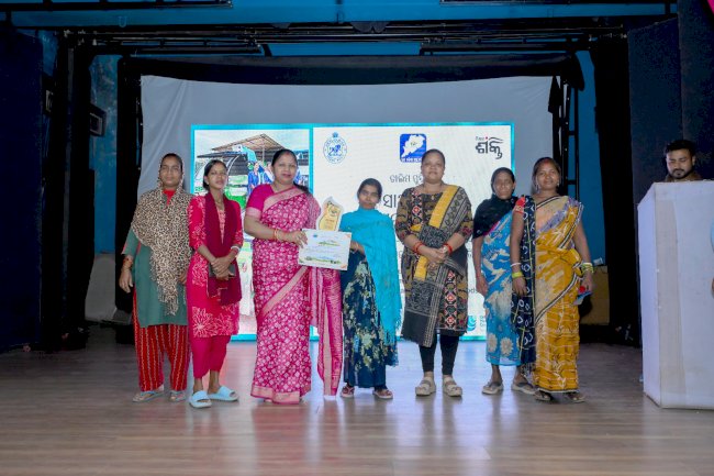 अंतर्राष्ट्रीय महिला दिवस पर सम्मानित किए गए सफाई कर्मचारी