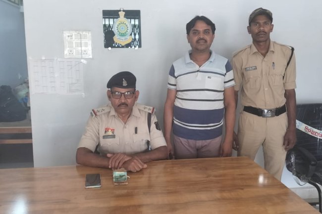अवैध सट्टा खेलाते आरोपी गिरफ्तार मोबाइल एवं नगदी जप्त
