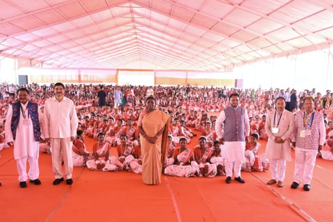 राष्ट्रपति ने राउरकेला में तारामंडल और विज्ञान केंद्र का उद्घाटन किया