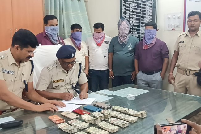 गैर कानूनी आइपीएल सट्टा खेलाने वाले पांच आरोपी गिरफ्तार