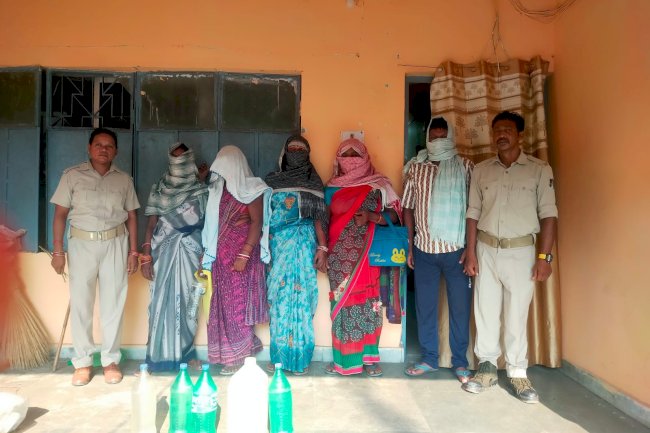 166 लीटर महुआ शराब के साथ 11 गिरफ्तार